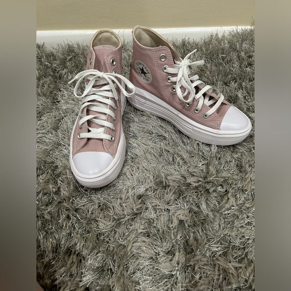 EUC Women’s Chuck Taylor All Star Move High - Picture 5 of 7